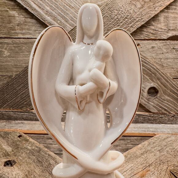 Gorgeous Vintage White and Gold Porcelain Angel-Mother-Grandmother Holding Baby - Picture 2 of 8